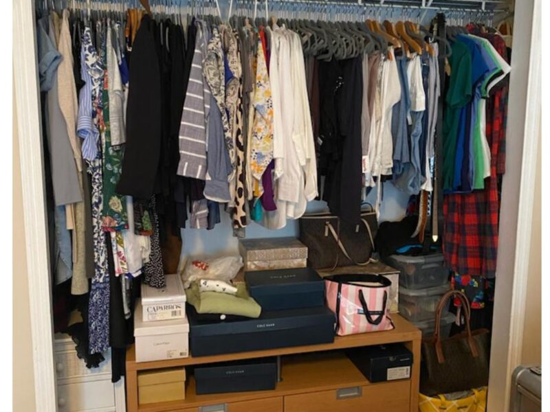 En los Master Closet descartamos, categorizamos, ordenamos y organizamos, consiguiendo así armonía en cada habitación, facilitándole el tiempo y la tranquilidad a mis clientes. El Closet es un espacio íntimo donde reflejamos nuestras emociones.