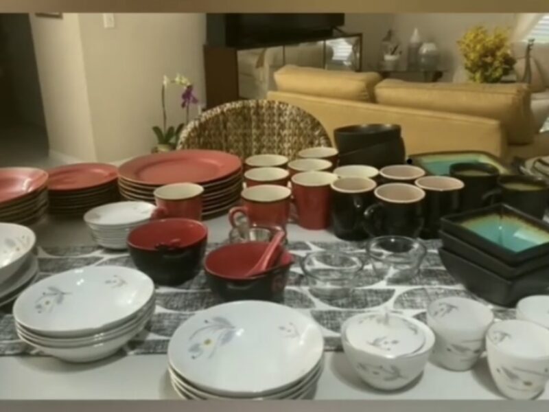 Organizar una cocina es ordenar diferentes espacios de la misma, con la finalidad de tener al alcance los utensilios que utilizamos en el día a día, como el refrigerador, despensa, entre otras, dándole tu toque personal.