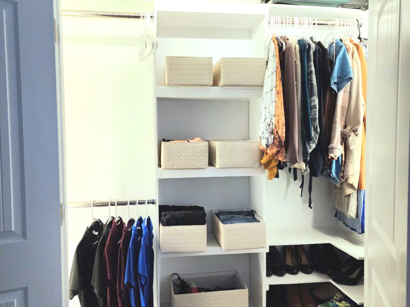 El closet principal es muy importante que siempre pueda lucir ordenado limpio y organizado de la mejor manera.