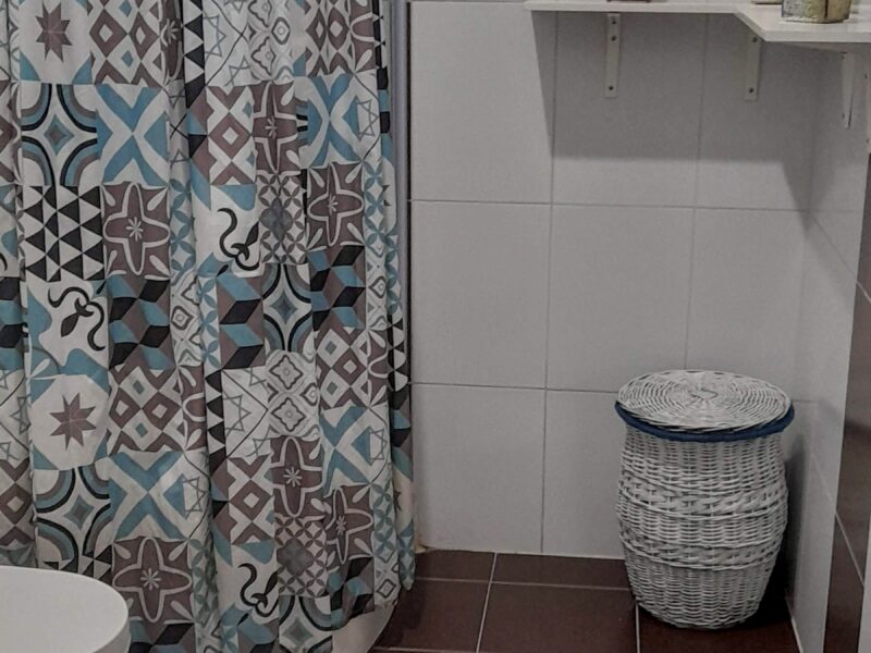 El baño es una de las 3 áreas del hogar de uso continuo y que siempre debe estar limpio, recogido y en orden.