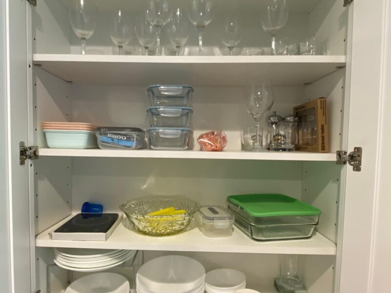"Organized Kitchens, Connected Families" - "Cocinas organizadas, Familias Conectadas"