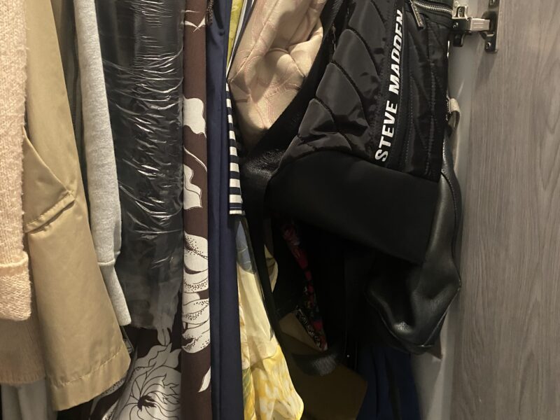 Deshazte de lo que no usas y deja espacio para lo que te haga feliz.