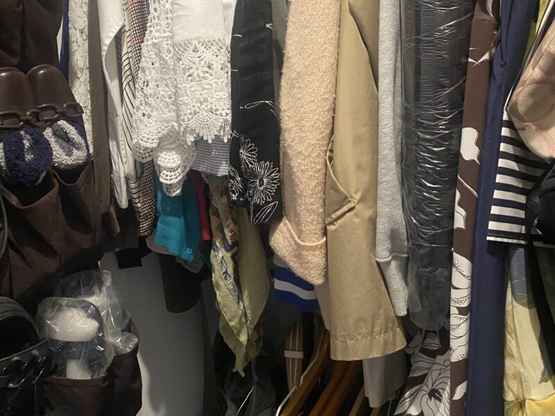 Deshazte de lo que no usas y deja espacio para lo que te haga feliz.