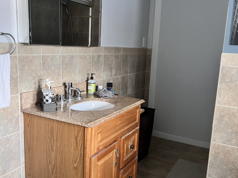 Modern and functional bathroom