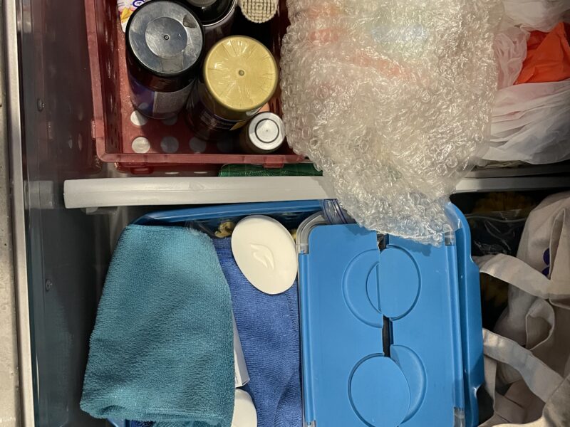 Cuarto de lavadora y gabinetes